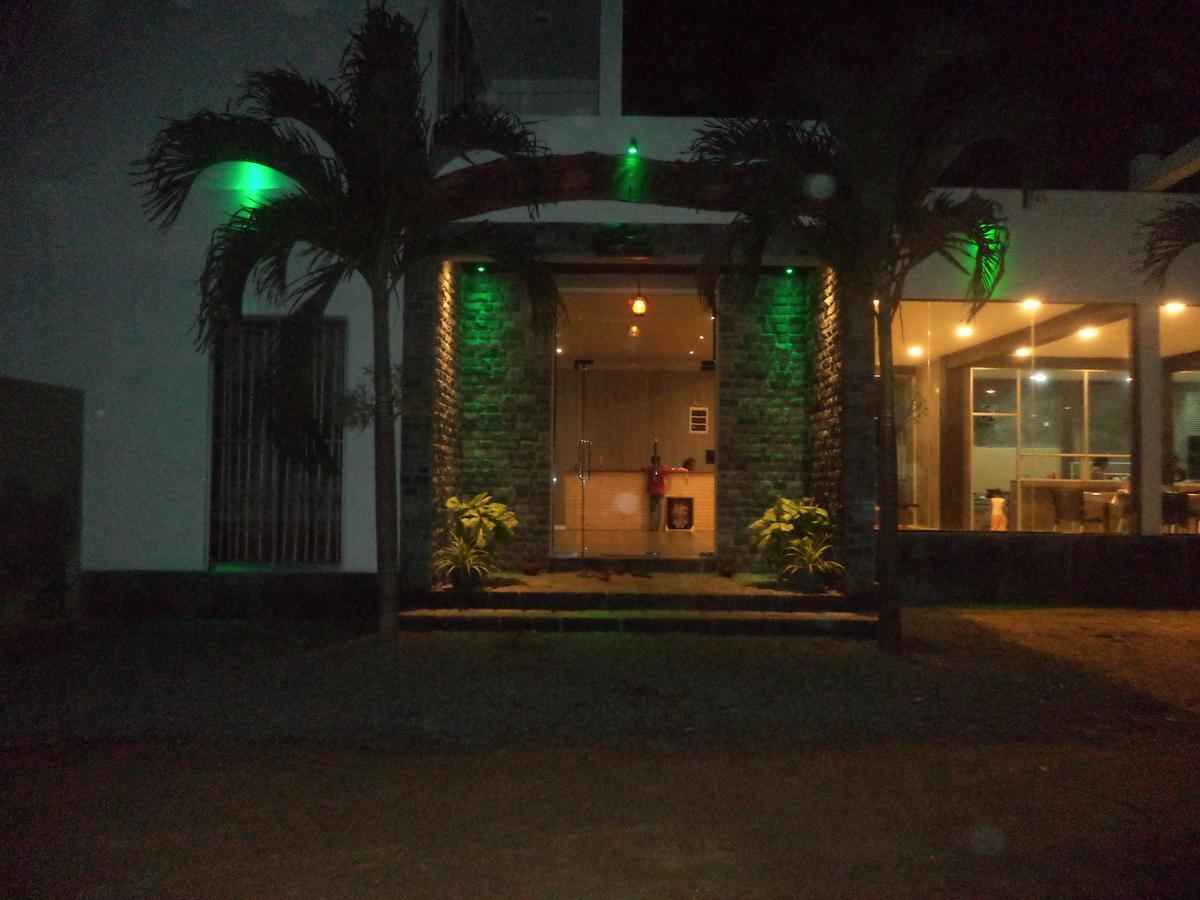 Saara Beach Hotel Marawila Zewnętrze zdjęcie