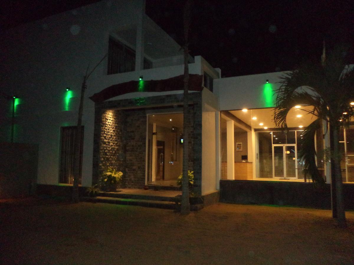 Saara Beach Hotel Marawila Zewnętrze zdjęcie